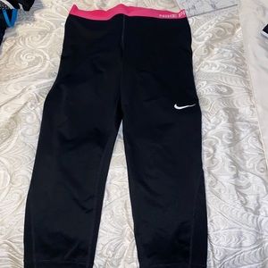 Large Nike cropped leggings